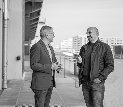 IT-Berater im Gespräch