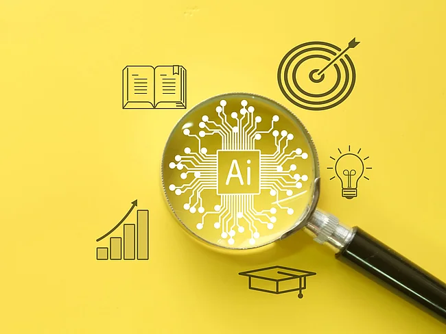 Grafik mit einer Lupe auf gelbem Hintergrund