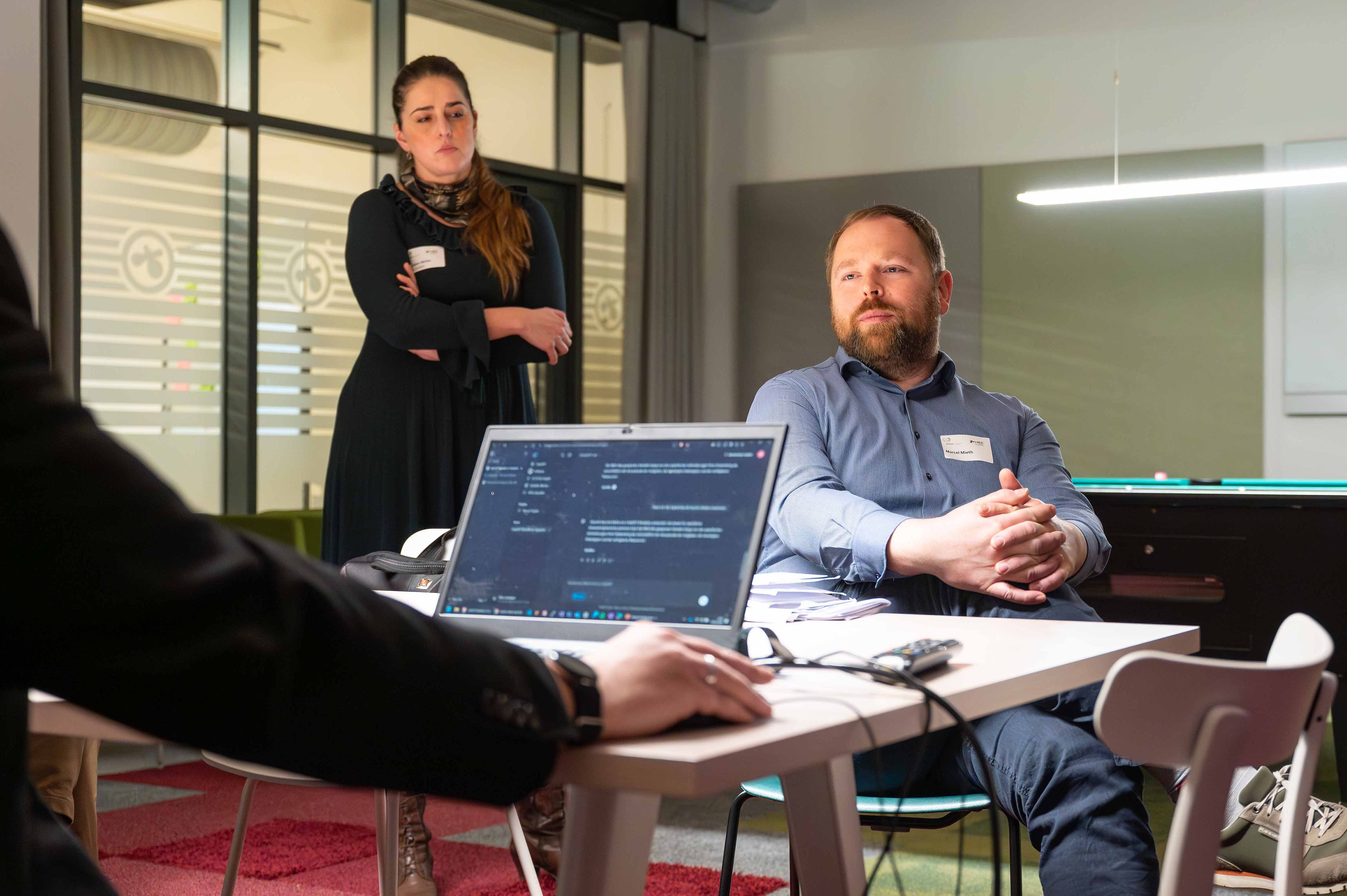 Teilnehmende beim Workshop bei der SOIREE|HEC