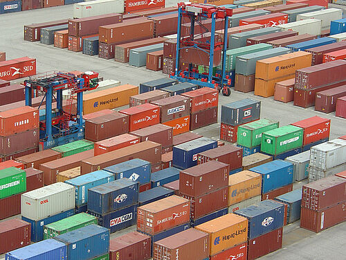 Viele bunte Container