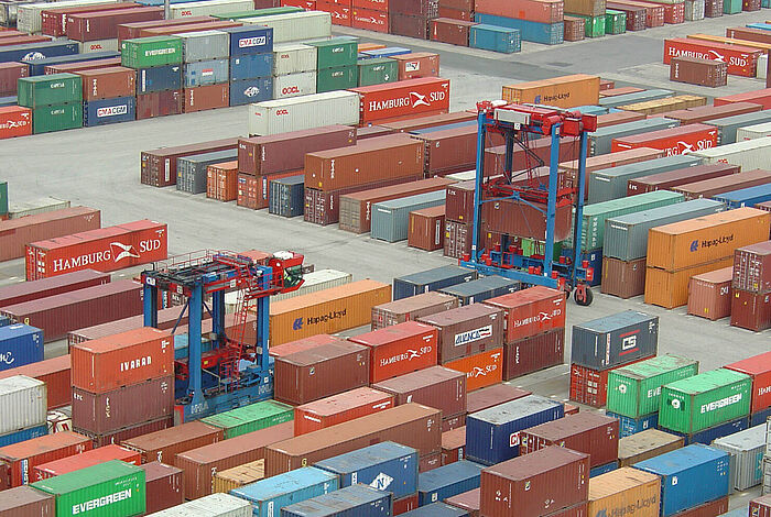 Viele bunte Container