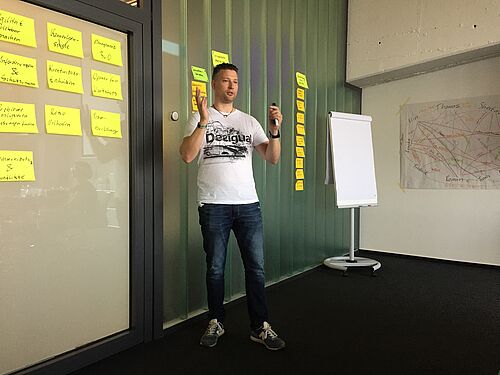 Christian Seedig erläutert Methoden für agile Workshops